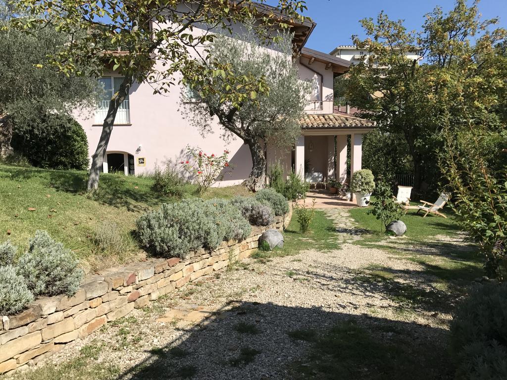 阿托坎多住宿加早餐旅馆 Farindola 外观 照片
